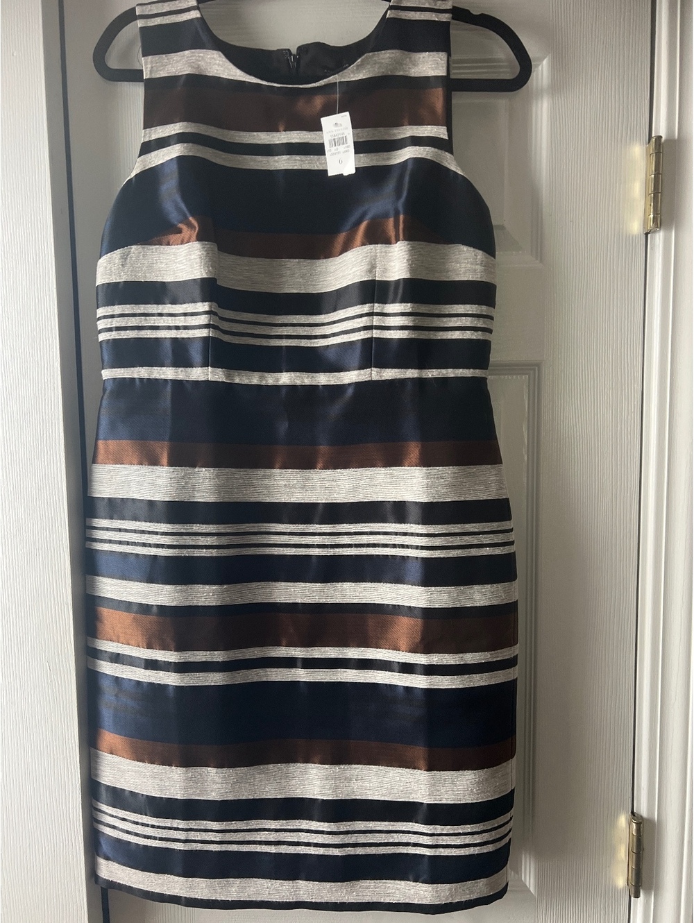 Ann Taylor Women's Size 6 Sleeveless Striped Sheath Dress in Navy, Brown, and É